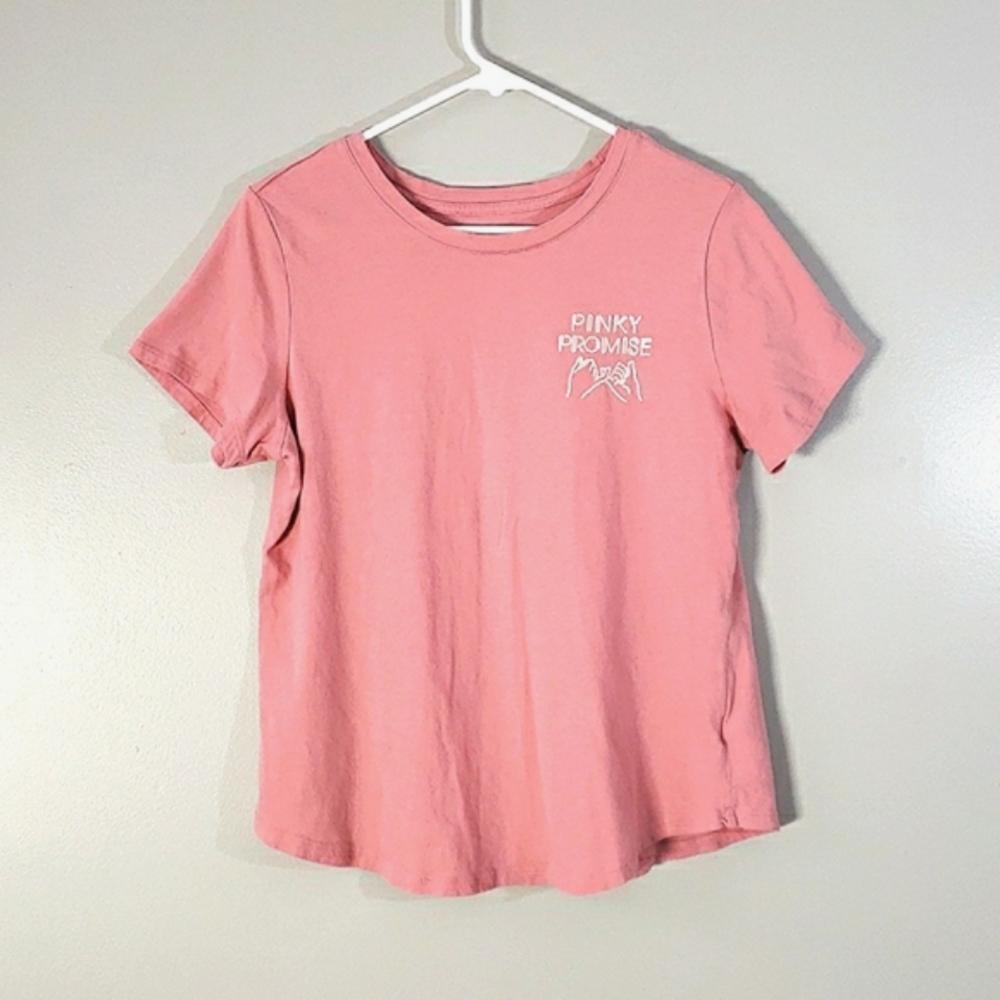 Old Navy pinky promise tee, M